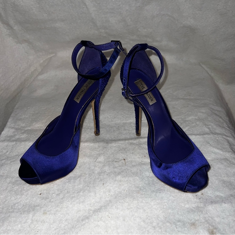 Steve Madden Rhinestone Pumps